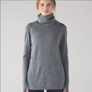 Lululemon gray turtleneck knit sweater